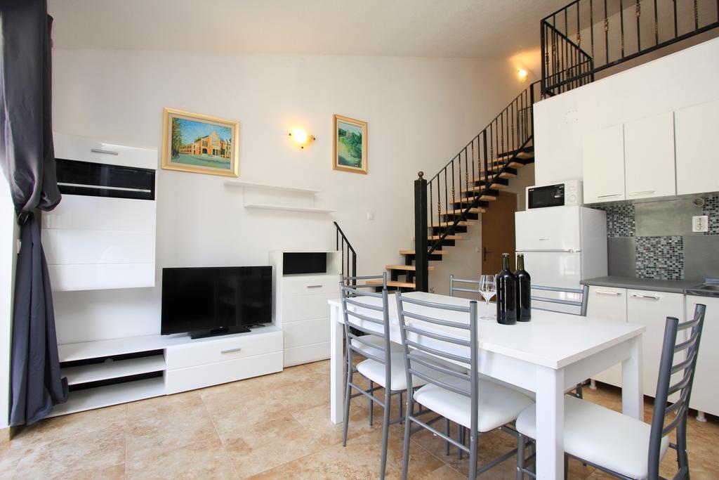 Apartment Robinson Bella *