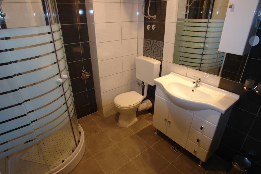 Robinson Bella Apartment Bogomolje
