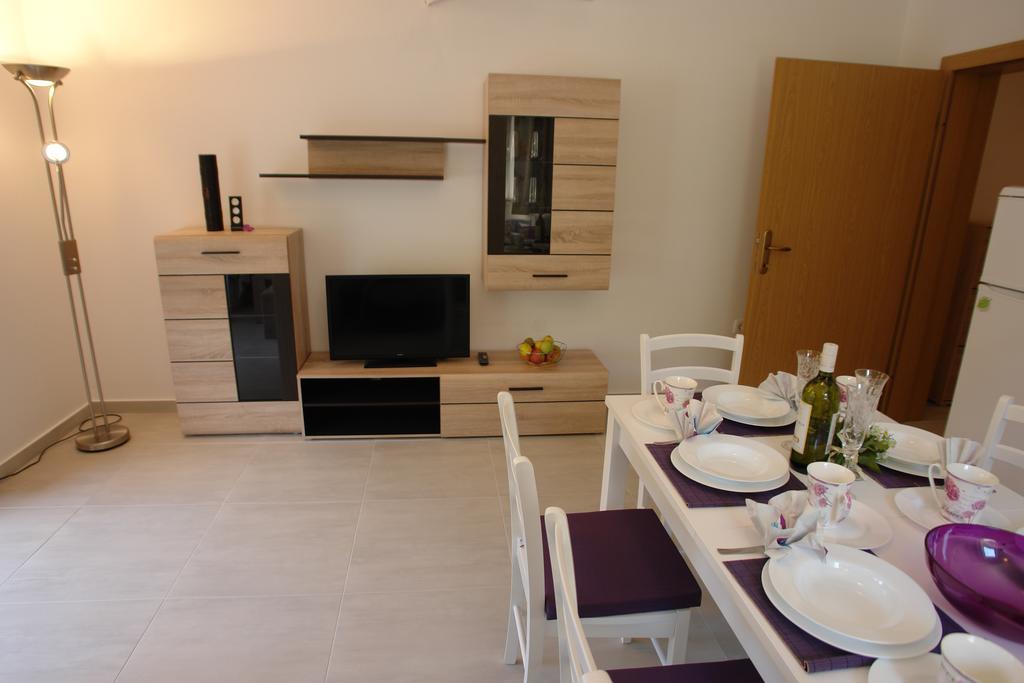 Apartment Robinson Bella Bogomolje